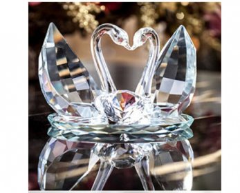 Wedding Decorations & Gifts Beautiful-Crystal-Swan-for-Wedding-Decoration-or-Holiday-Gifts-ok-ok.jpg