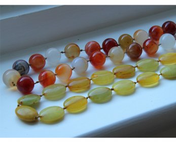 yellow-and-orange-beads-1024x770-ok.jpg