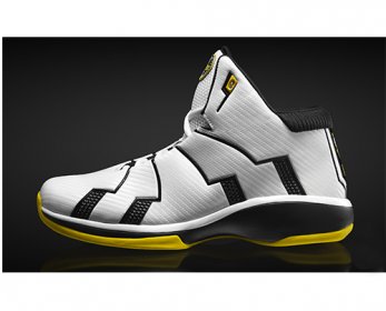 Sports Shoes 21.jpg