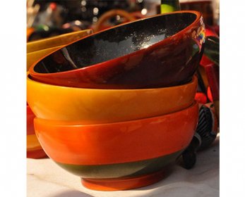 Lacquerware colorbowls_AP002_C-Chenchaiah_jpg_667-ok.jpg