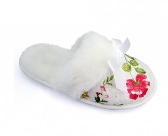 Slippers 2.jpg