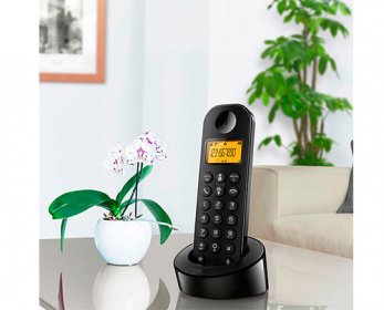 Telephones and Pagers 120564919_3GG-ok.jpg
