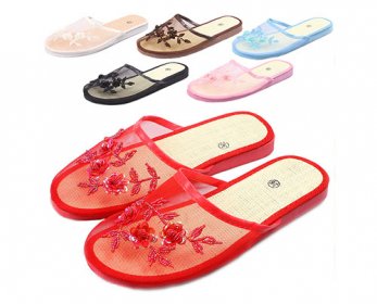 Slippers 5.jpg